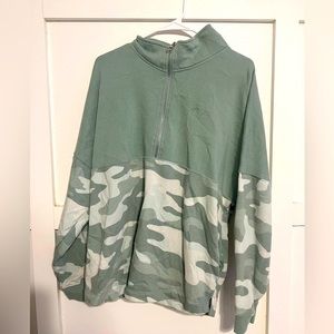 (Pink) green half zip camo creneck